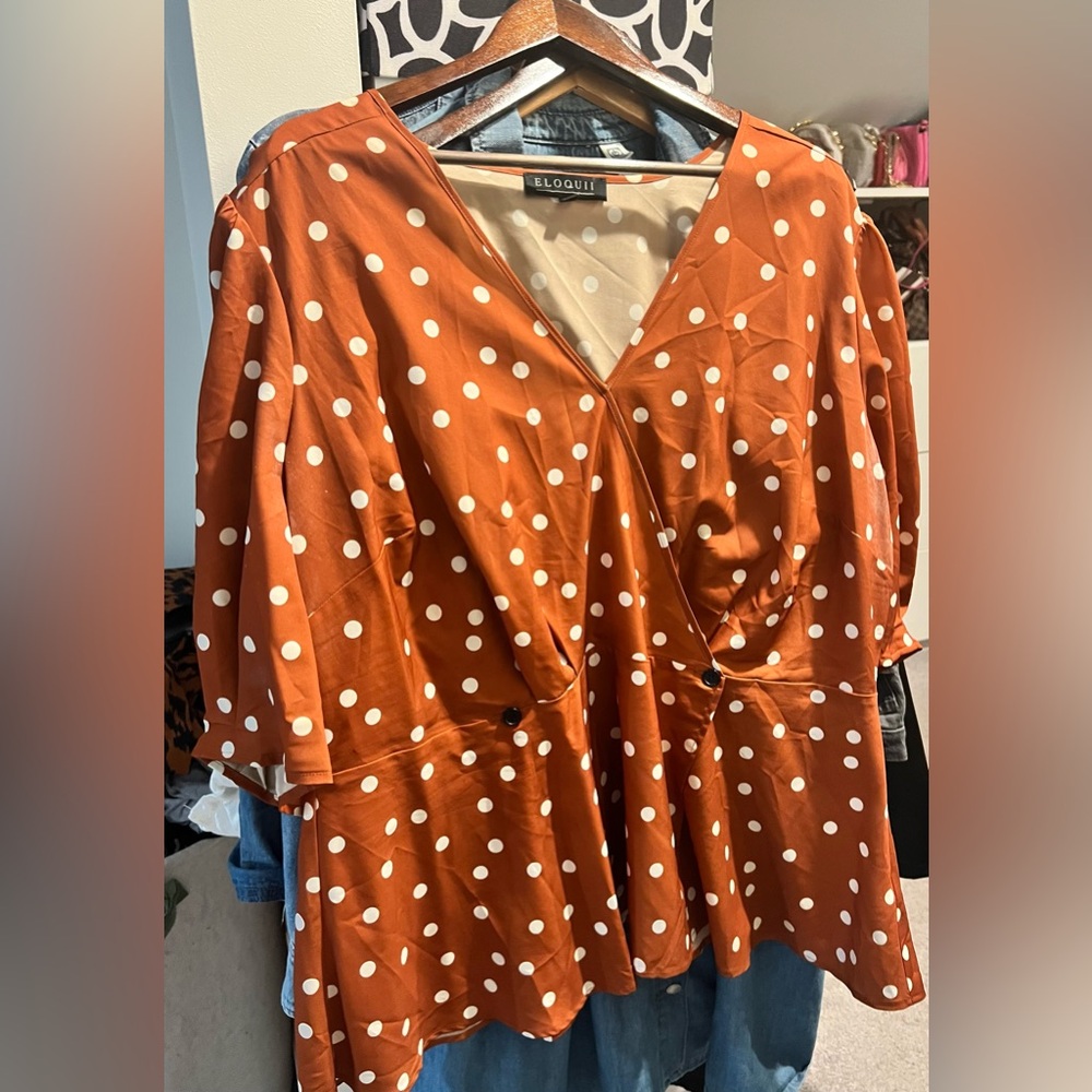 Beautiful Tan and white polka dot blouse. - ELOQUII - 24